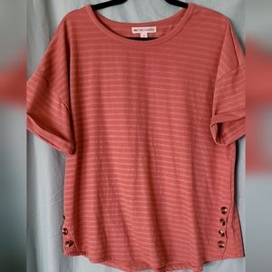 Women's 1x short sleeved coral top with side buttons